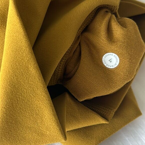 Lululemon Align Super High Rise Short 10" Gold Spice‎ size 4 NWT - Picture 6 of 7